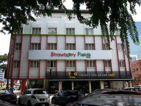  Hotel Strawberry Fields  Петалинг Джайя